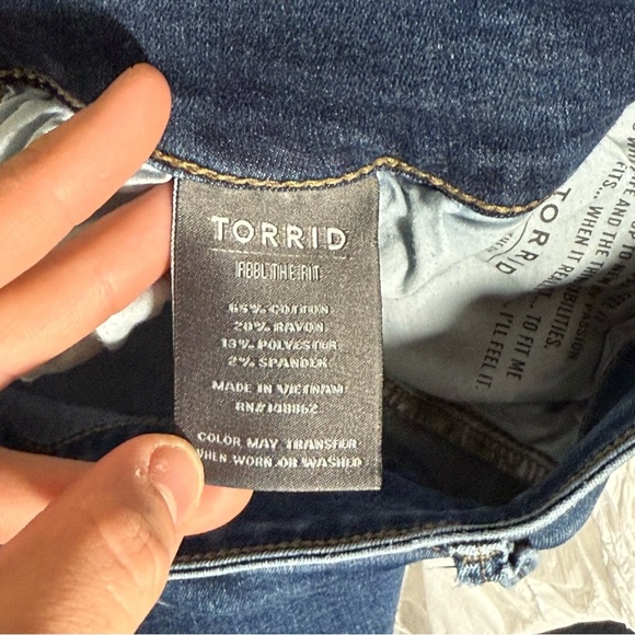 Torrid Jeggings FEEL THE FIT Super Soft Size 16 Dark Wash Stretchy Blue - Picture 10 of 11